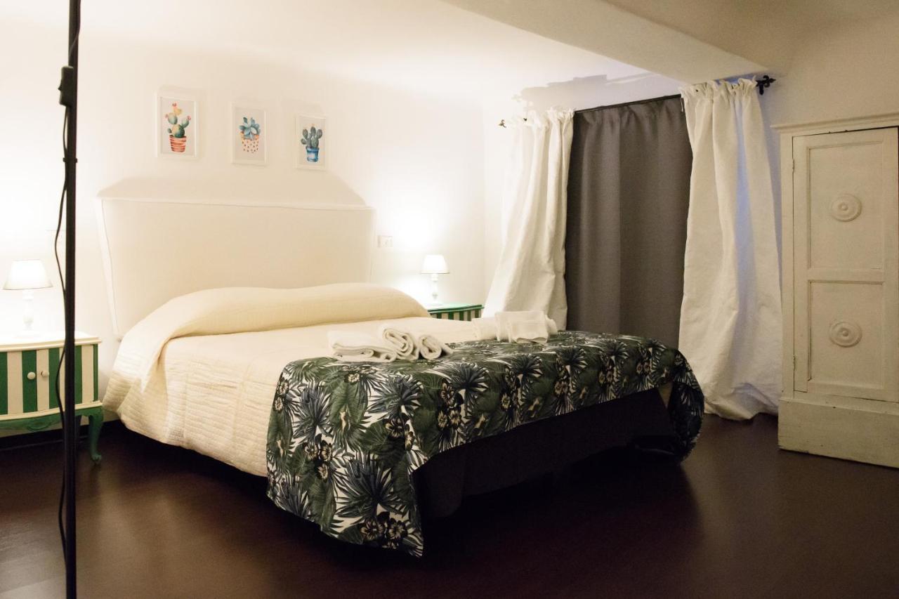 B&B Piccoli Leoni Genoa Bagian luar foto