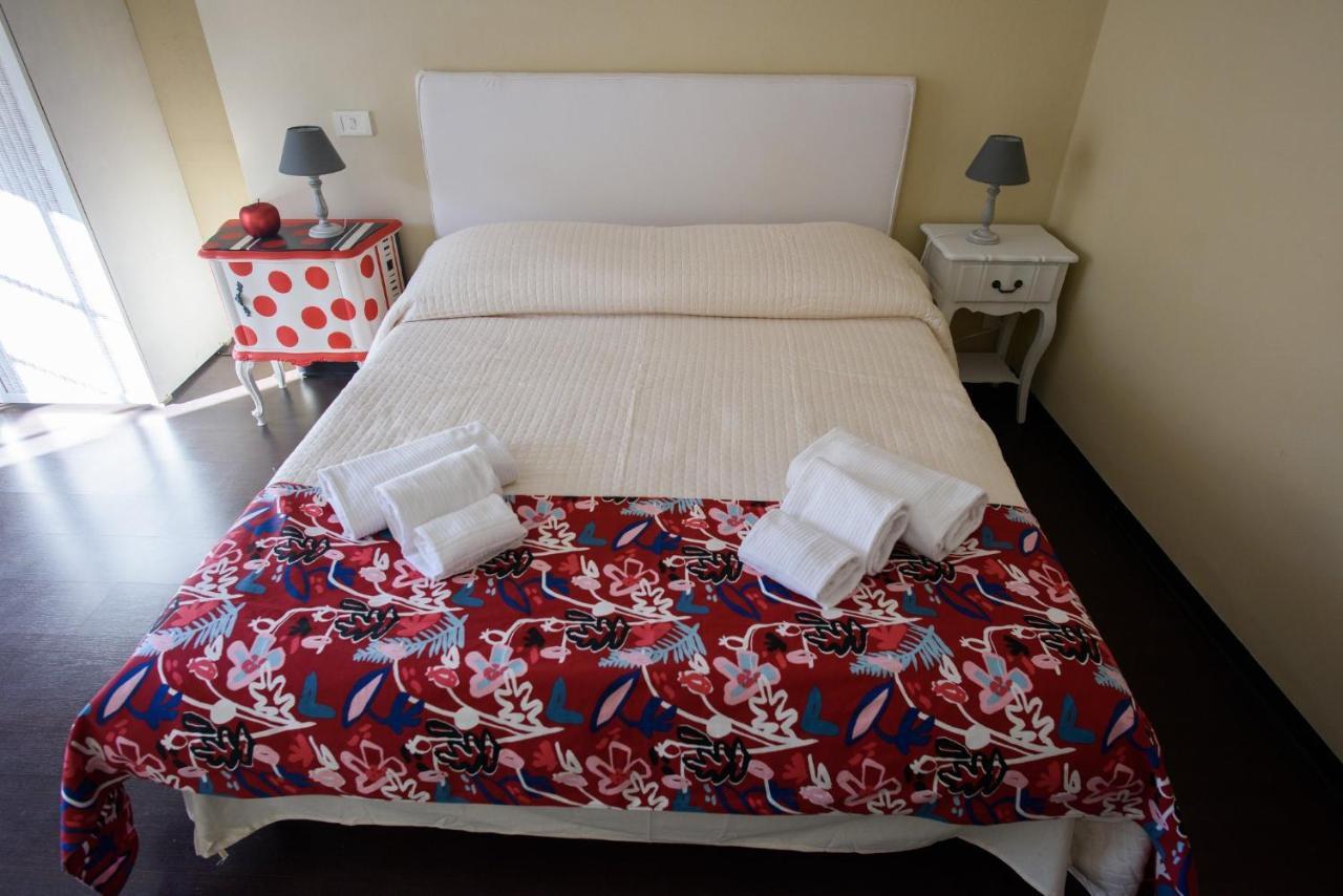 B&B Piccoli Leoni Genoa Bagian luar foto